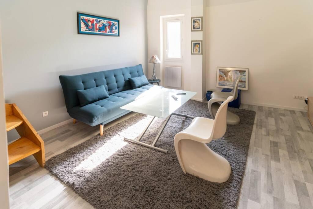 Le Charme Du Medieval Dans Un Appartement Cosy イエール エクステリア 写真