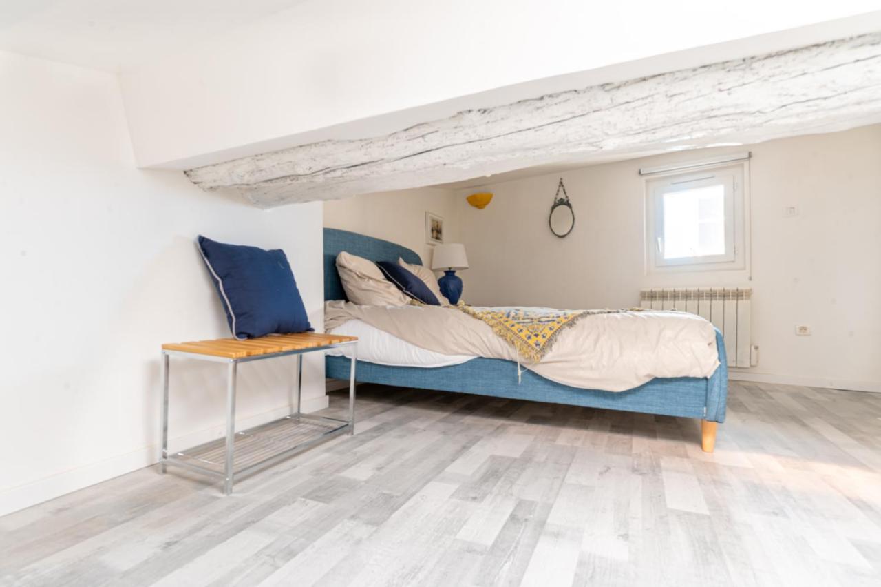 Le Charme Du Medieval Dans Un Appartement Cosy イエール エクステリア 写真
